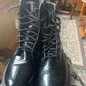 Lace up combat boot- leather
